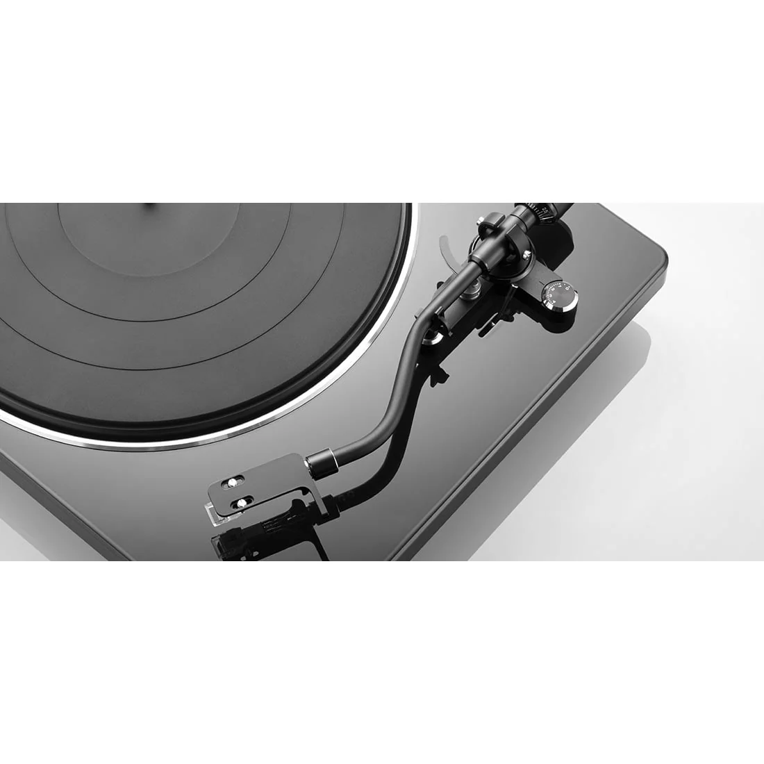 Denon DP-400 Hi-Fi Turntable w/ Speed Auto Sensor - Image 4